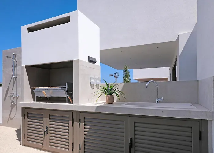 Princess Zena Luxury - Large Pool 普罗塔拉斯