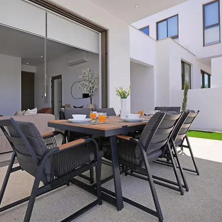 Princess Zena Luxury - Large Pool Holiday home *
