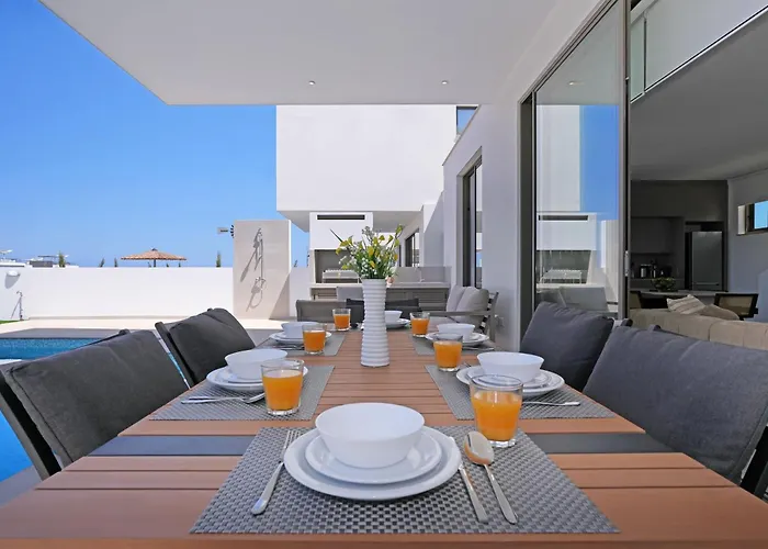 Princess Zena Luxury - Large Pool