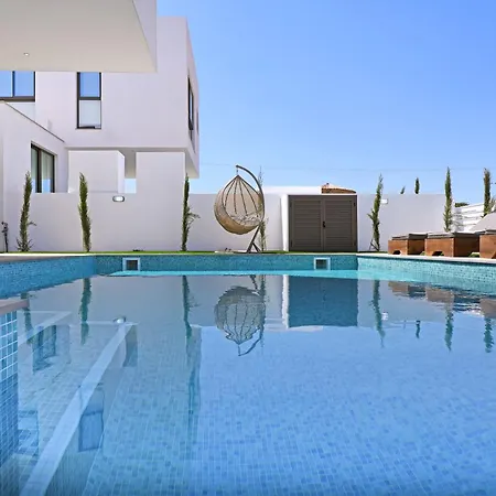 Дом отдыха Princess Zena Luxury - Large Pool